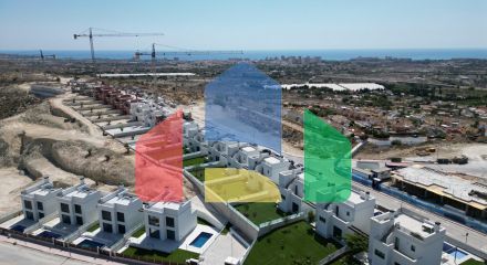Development of independent new construction villas, with private pool and modern finishes.