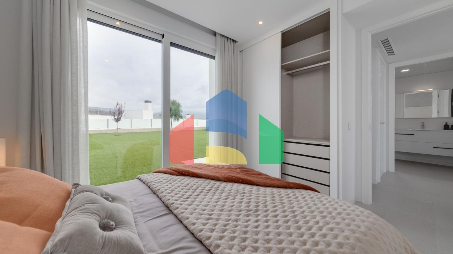 Строительство автономных вилл новой постройки, с частными бассейнами и современной отделкой.