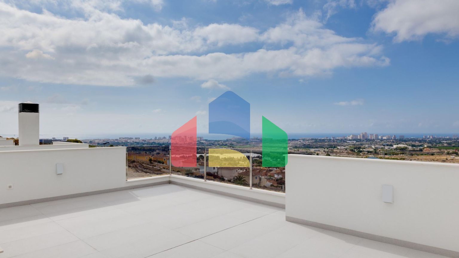 Строительство автономных вилл новой постройки, с частными бассейнами и современной отделкой.