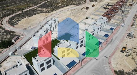 Строительство автономных вилл новой постройки, с частными бассейнами и современной отделкой.