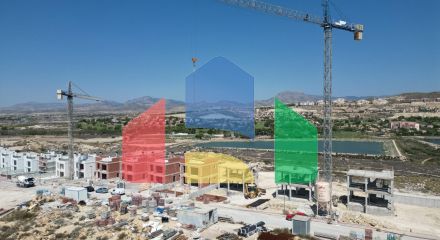 Строительство автономных вилл новой постройки, с частными бассейнами и современной отделкой.