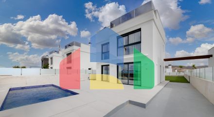 Development of independent new construction villas, with private pool and modern finishes.