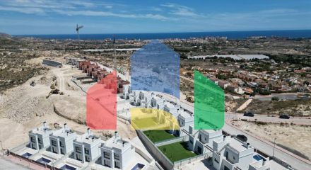 Строительство автономных вилл новой постройки, с частными бассейнами и современной отделкой.