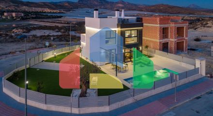 Development of independent new construction villas, with private pool and modern finishes.