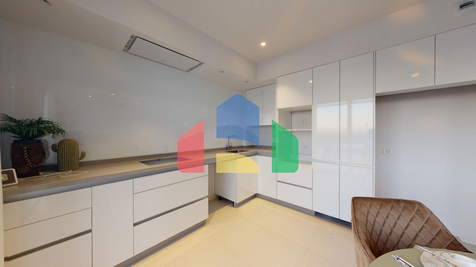 Строительство автономных вилл новой постройки, с частными бассейнами и современной отделкой.