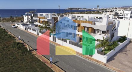 Новые дома всего в 150 метрах от пляжа в Пуэрто-де-Мазаррон