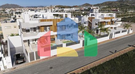 Новые дома всего в 150 метрах от пляжа в Пуэрто-де-Мазаррон