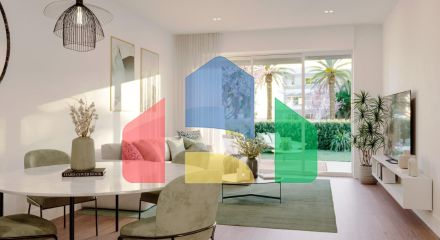 Новые апартаменты с гаражом и кладовой в Аленда Гольф