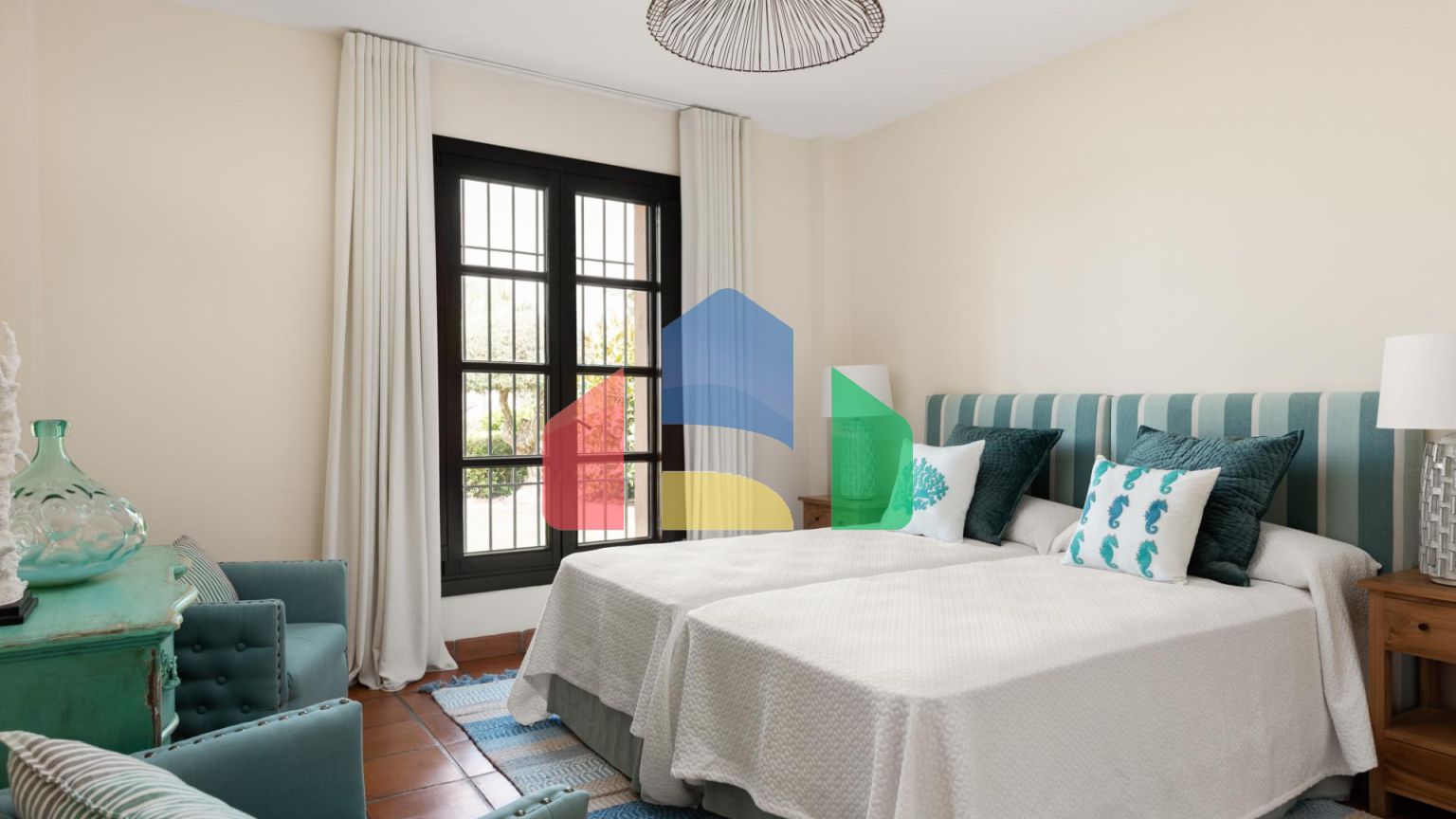 Впечатляющая вилла с 4 спальнями в Сотогранде