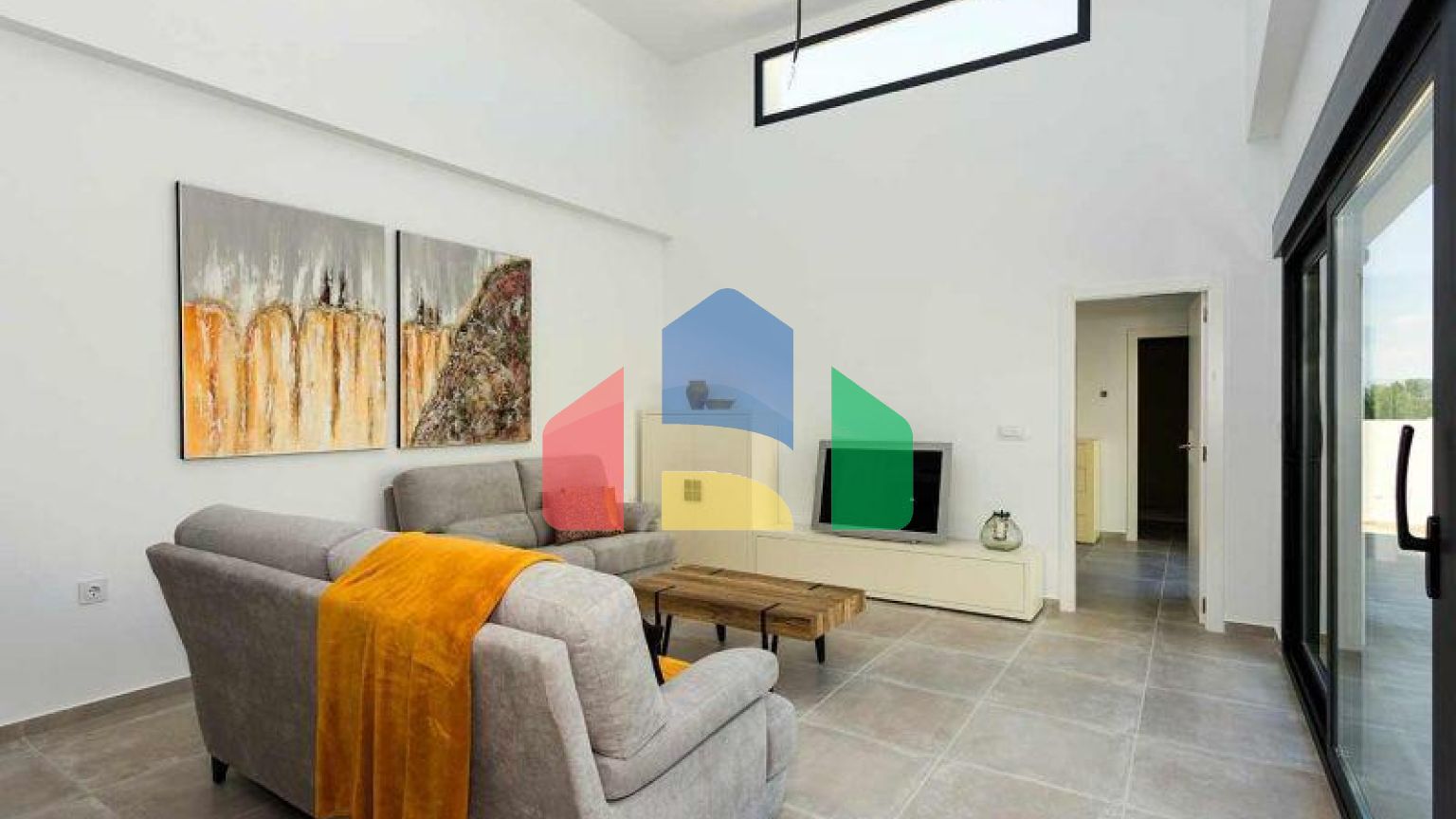 ВИЛЛА СРЕДИЗЕМНОМОРСКОГО ДИЗАЙНА БЛИЗКО КО ВСЕМ