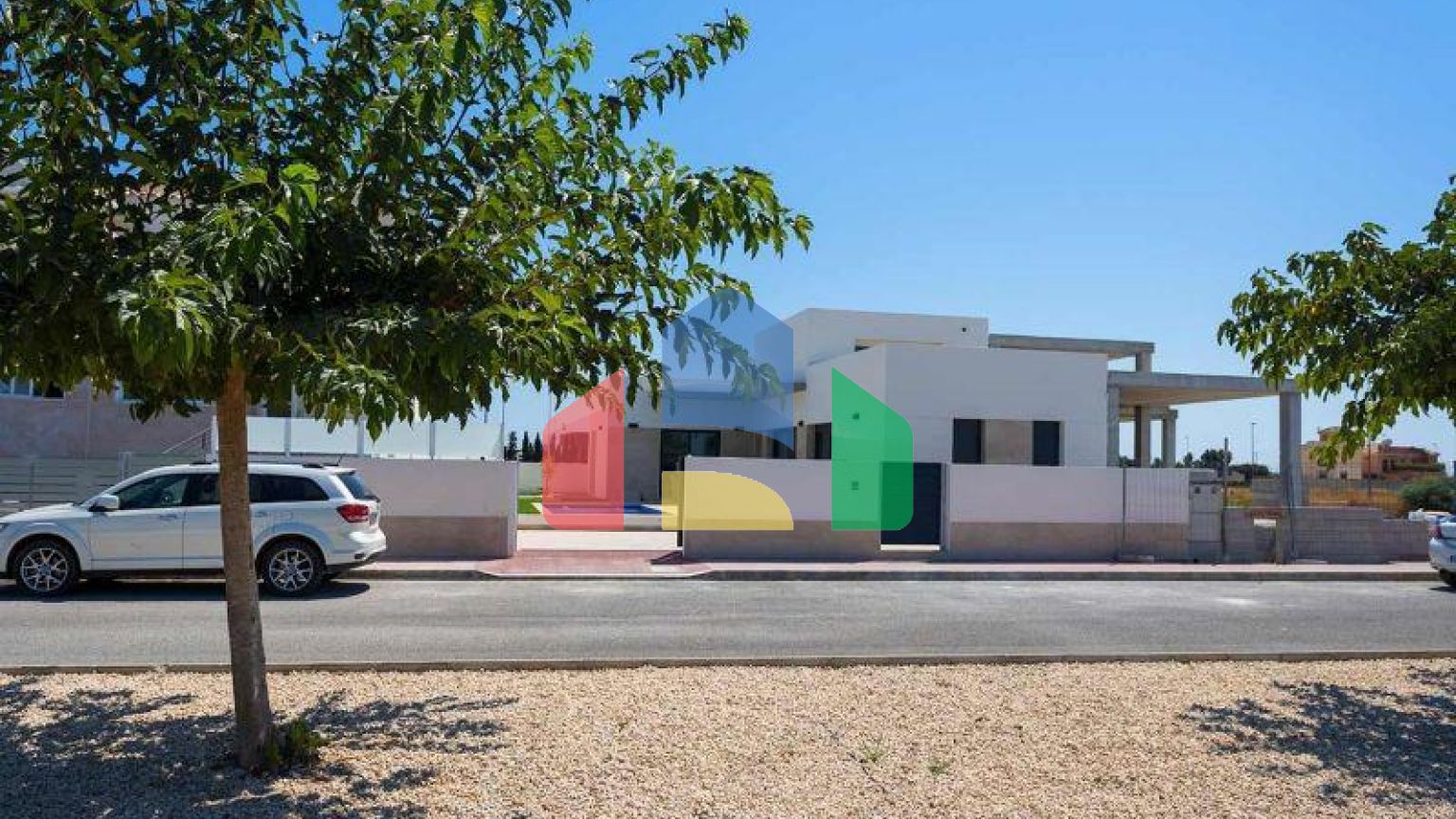 Дом в Дайя Нуэва, с частным бассейном, 3 спальнями и 2 ванными комнатами