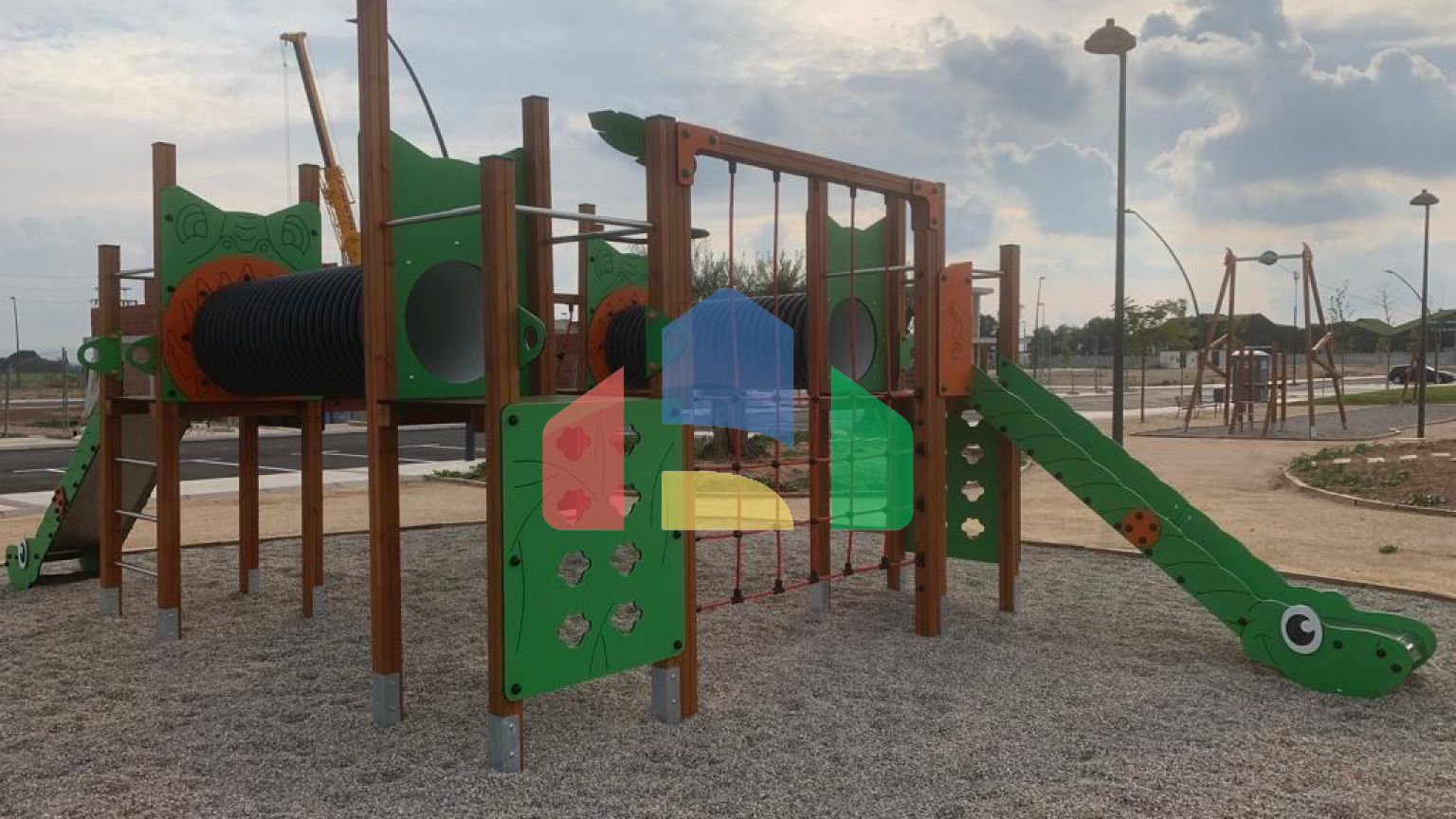 Комплекс состоящий из одно- или двухуровневых 16 вилл в Рольдан (Мурсия)