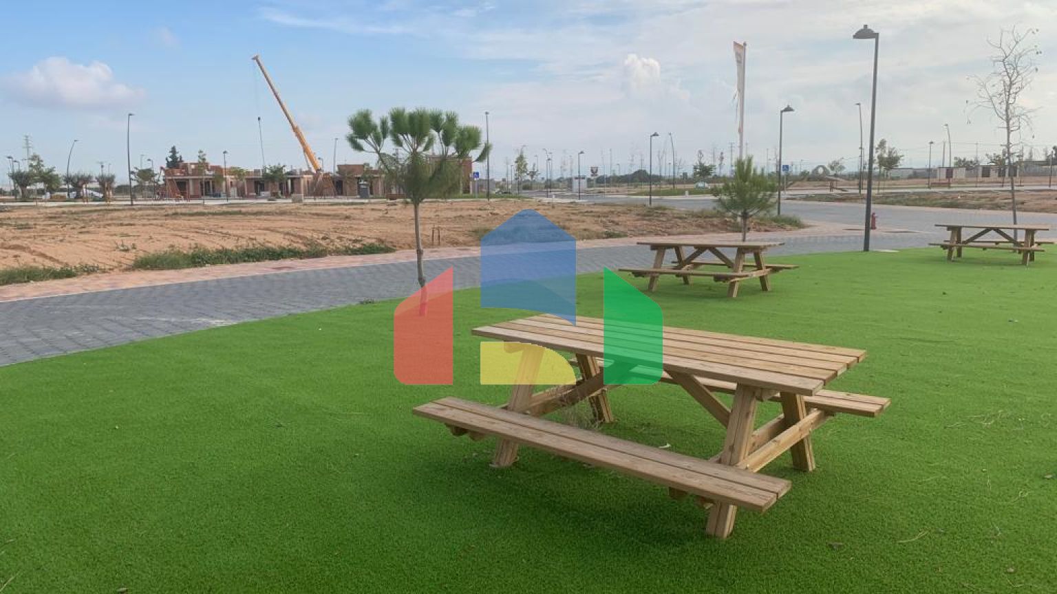 Комплекс состоящий из одно- или двухуровневых 16 вилл в Рольдан (Мурсия)