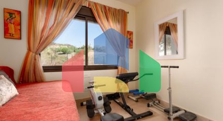 Элегантные апартаменты на первом этаже с видом на море и Гибралтар в Ла-Алькаидеса