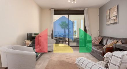 Элегантные апартаменты на первом этаже с видом на море и Гибралтар в Ла-Алькаидеса