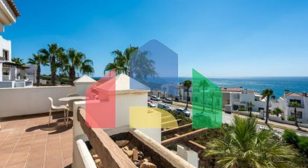 Пентхаус с Панорамным Видом на Море и Просторной Террасой в Ла Алькайдеса