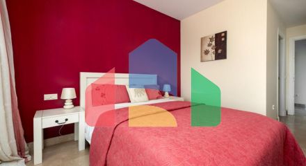 Элегантные апартаменты на первом этаже с видом на море и Гибралтар в Ла-Алькаидеса Элегантные апартаменты на первом этаже с видом на море и Гибралтар в Ла-Алькаидеса