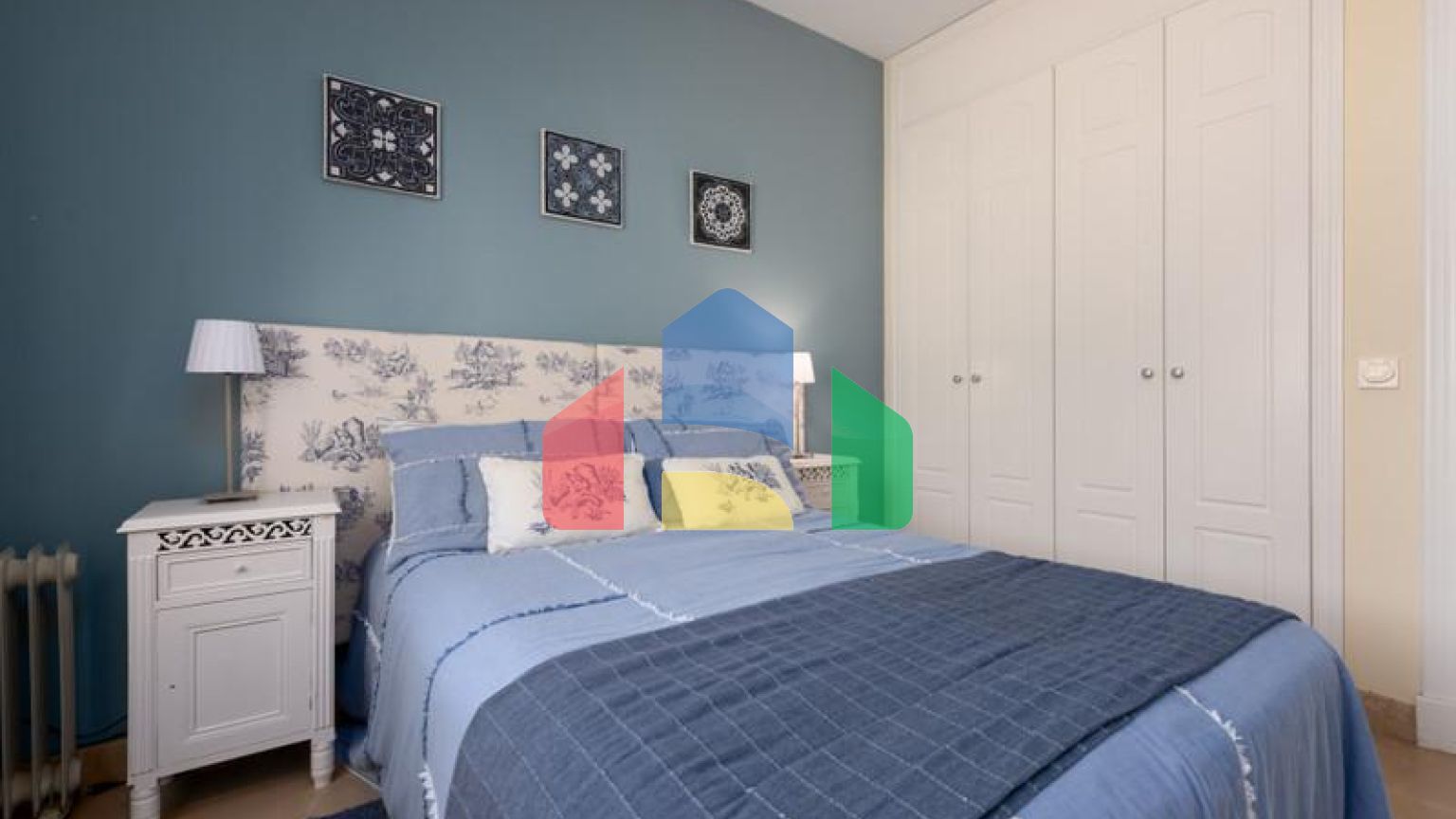 Элегантные апартаменты на первом этаже с видом на море и Гибралтар в Ла-Алькаидеса