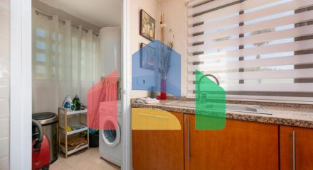 Элегантные апартаменты на первом этаже с видом на море и Гибралтар в Ла-Алькаидеса Элегантные апартаменты на первом этаже с видом на море и Гибралтар в Ла-Алькаидеса