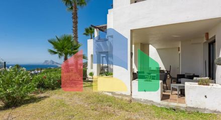 Элегантные апартаменты на первом этаже с видом на море и Гибралтар в Ла-Алькаидеса Элегантные апартаменты на первом этаже с видом на море и Гибралтар в Ла-Алькаидеса