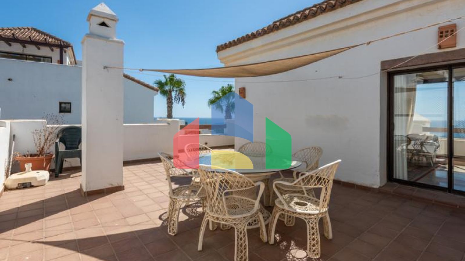 Пентхаус с Панорамным Видом на Море и Просторной Террасой в Ла Алькайдеса