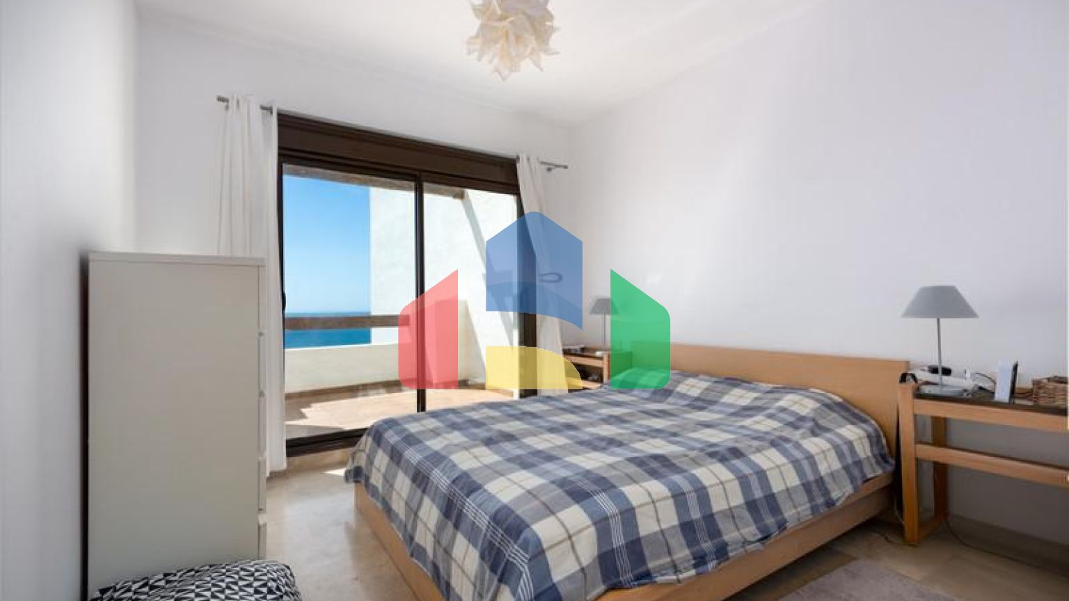 Пентхаус с Панорамным Видом на Море и Просторной Террасой в Ла Алькайдеса