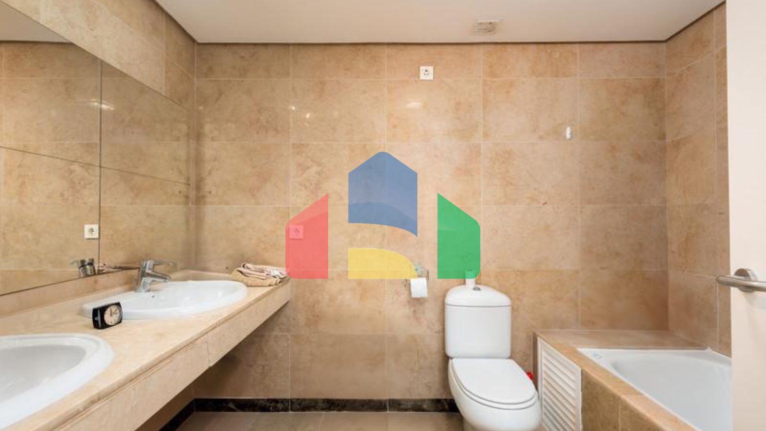 Пентхаус с Панорамным Видом на Море и Просторной Террасой в Ла Алькайдеса