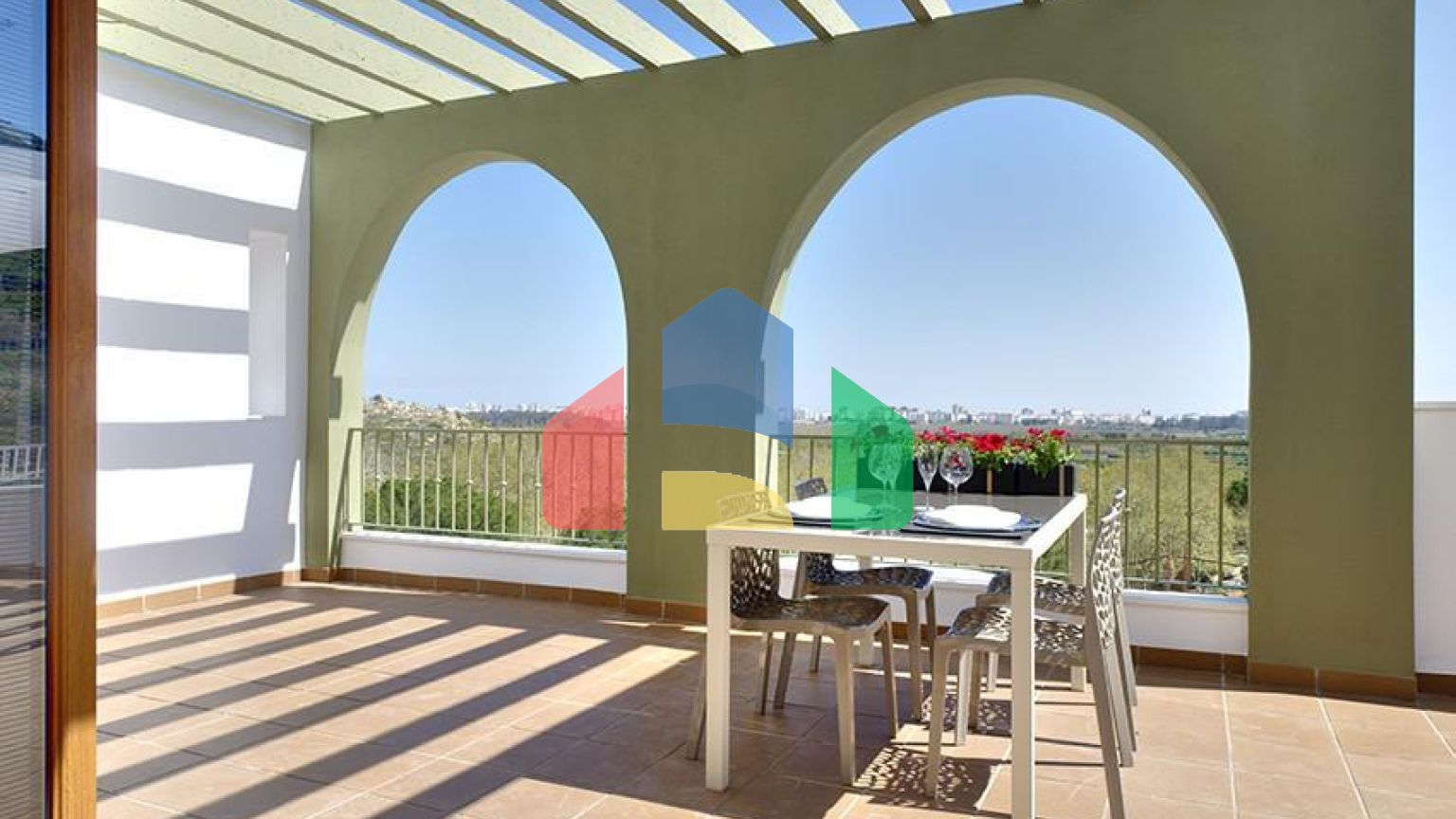 КВАРТИРА С ПРЕКРАСНЫМ ВИДОМ