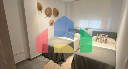Трехкомнатная квартира в закрытом комплексе в новостройке в Гандии
