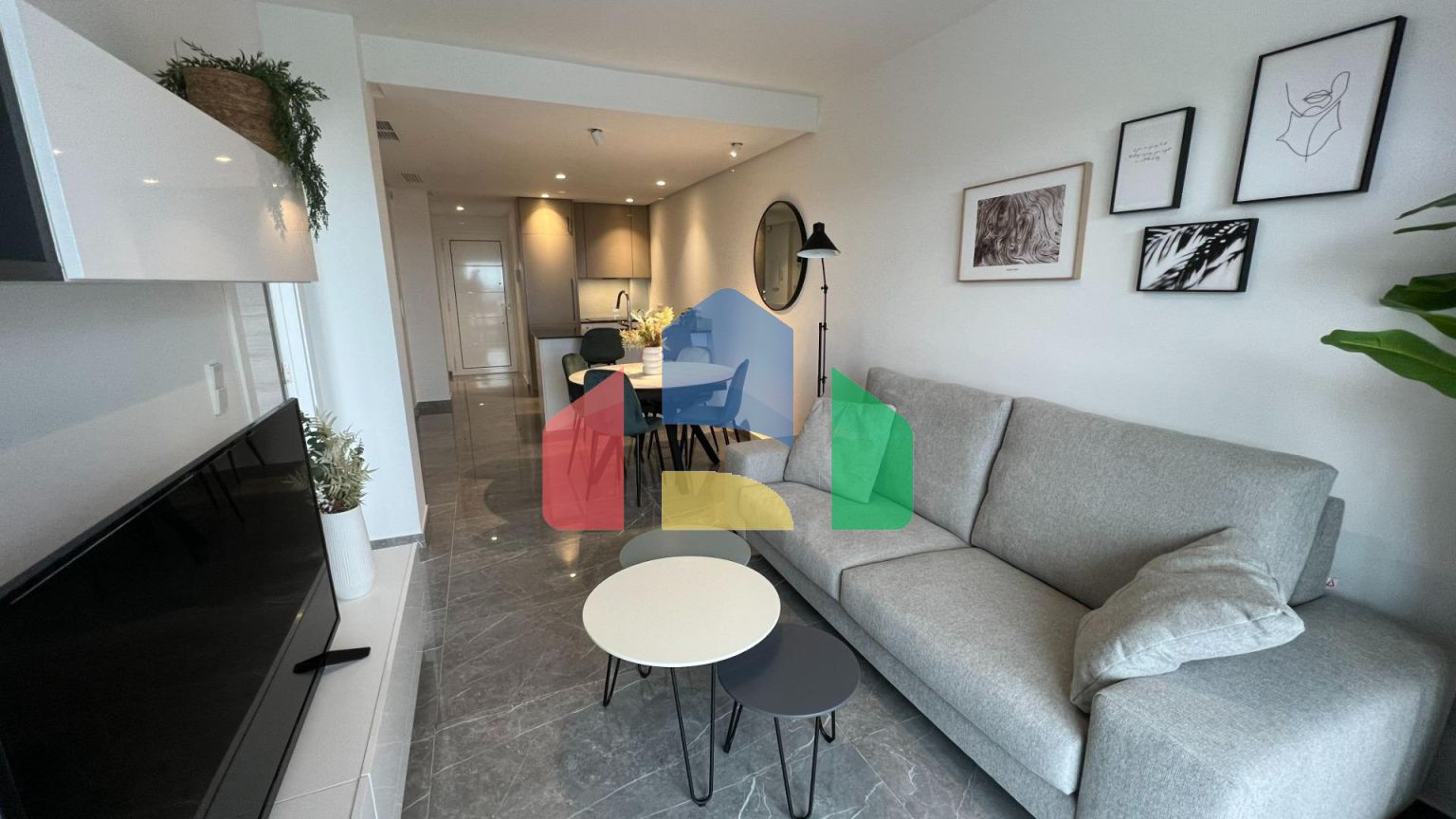 Трехкомнатная квартира в закрытом комплексе в новостройке в Гандии