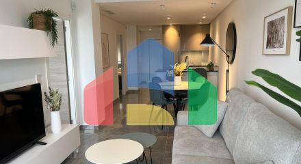 Трехкомнатная квартира в закрытом комплексе в новостройке в Гандии