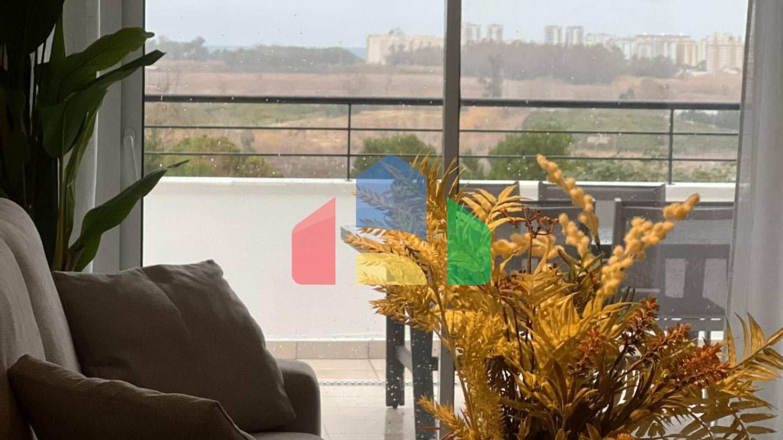 Трехкомнатная квартира в закрытом комплексе в новостройке в Гандии