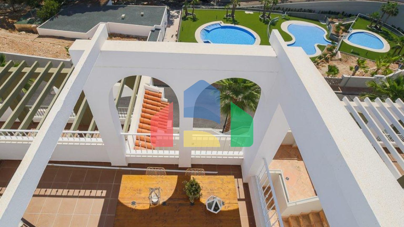 ЖИЛОЙ С ВИДОМ НА МОРЕ И БОЛЬШИМИ ТЕРРАСАМИ!!!