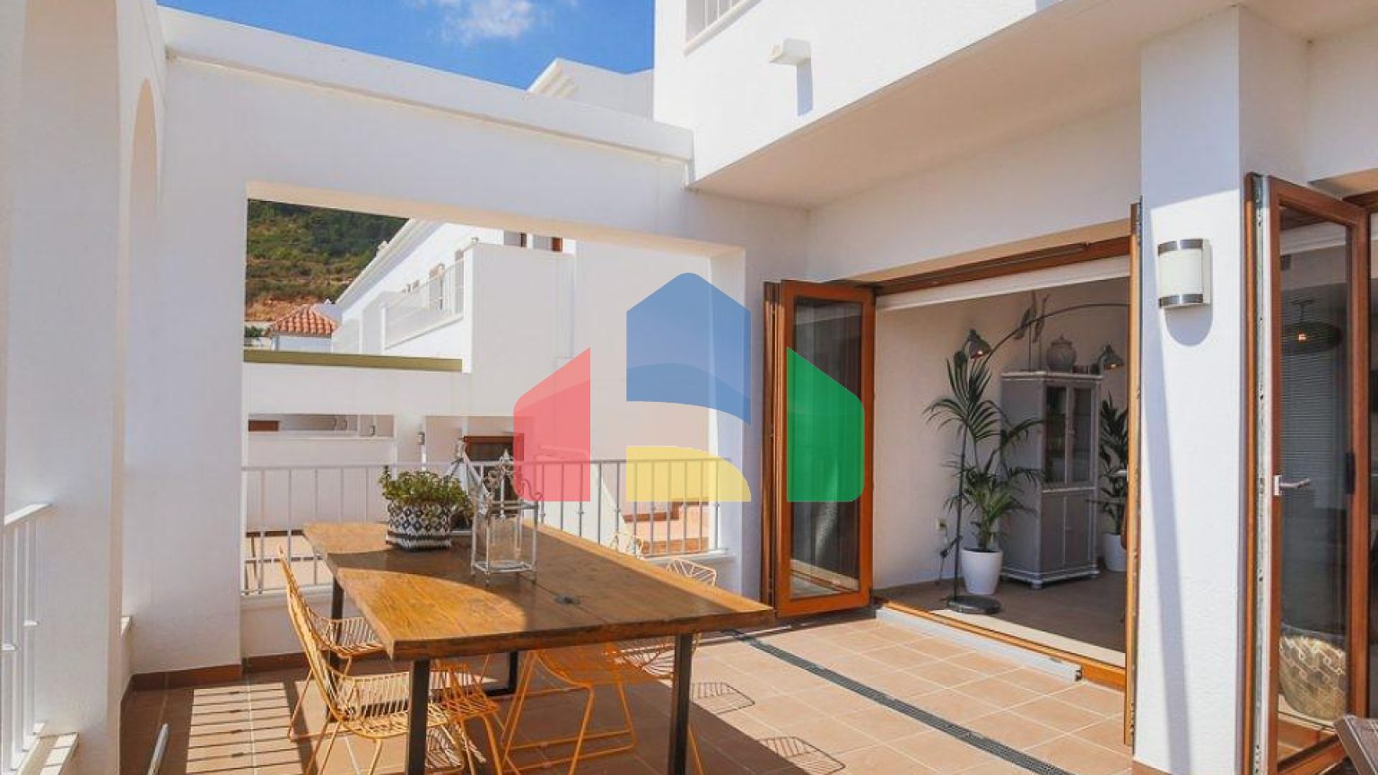 КВАРТИРА С ПРЕКРАСНЫМ ВИДОМ