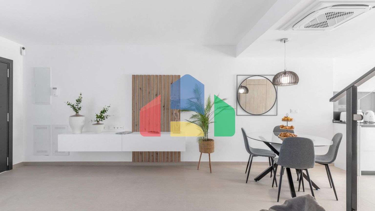 Современные таунхаусы с солярием и подвалом в Рафале, Аликанте