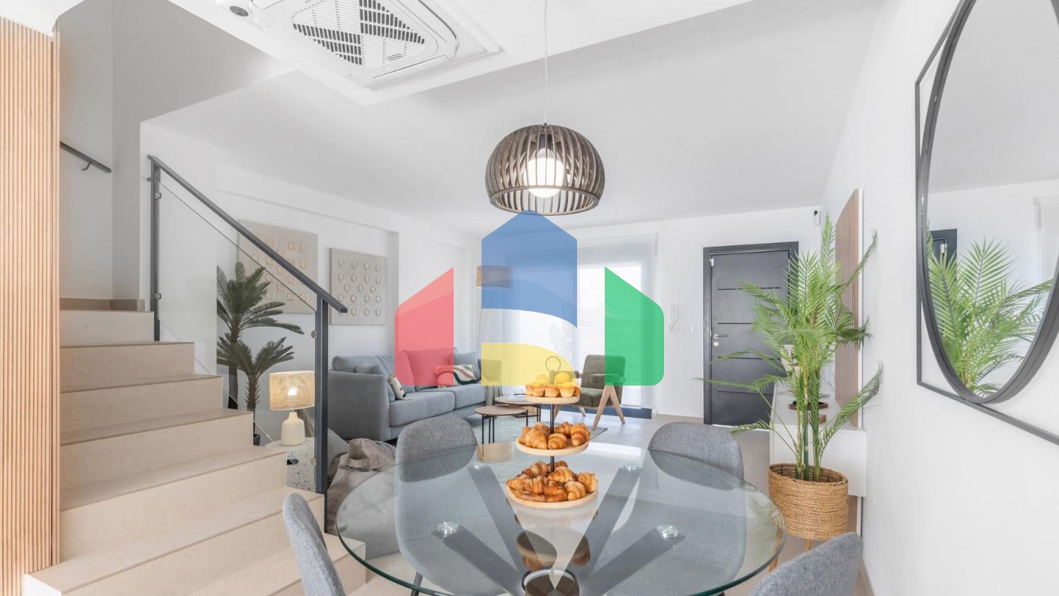 Современные таунхаусы с солярием и подвалом в Рафале, Аликанте