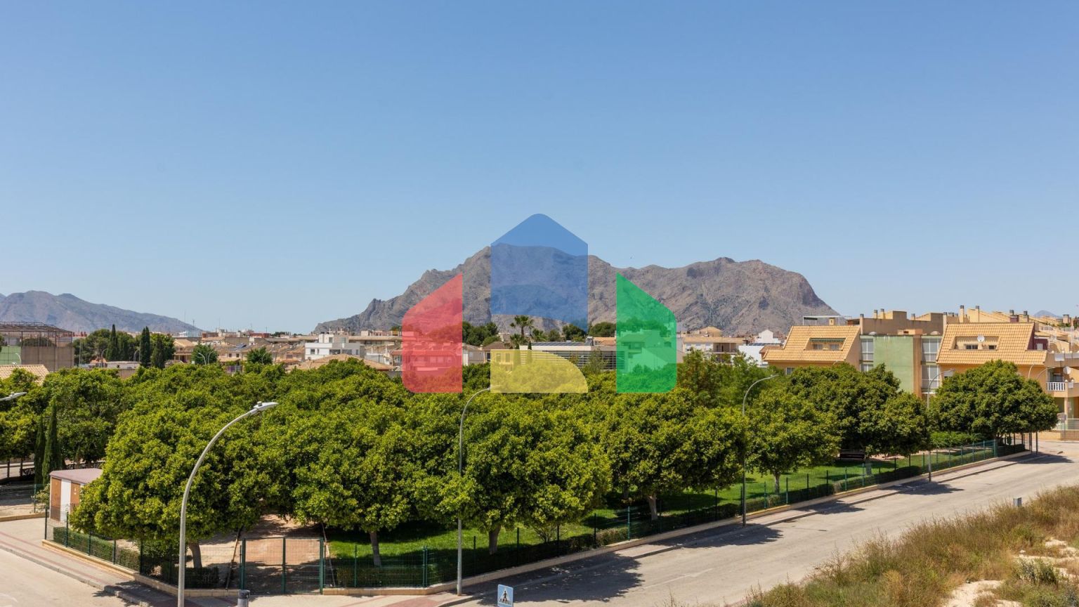 Современные таунхаусы с солярием и подвалом в Рафале, Аликанте