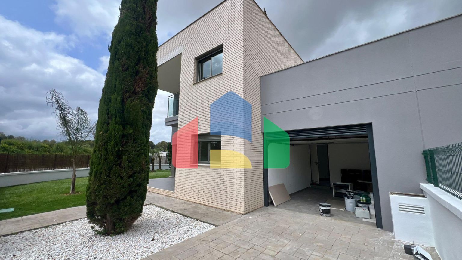 Дом в Monserrat ID V361