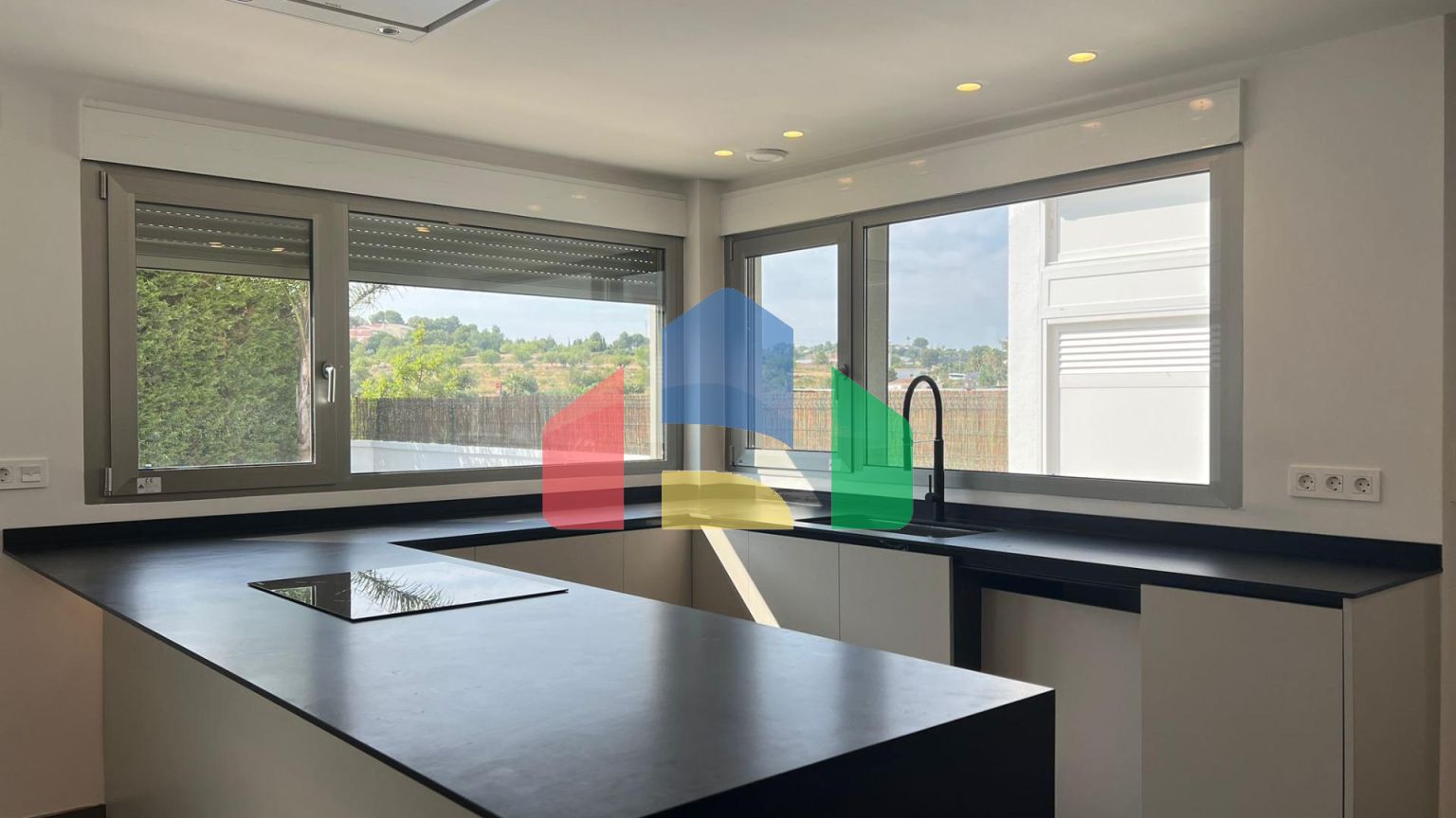 Дом в Monserrat ID V361