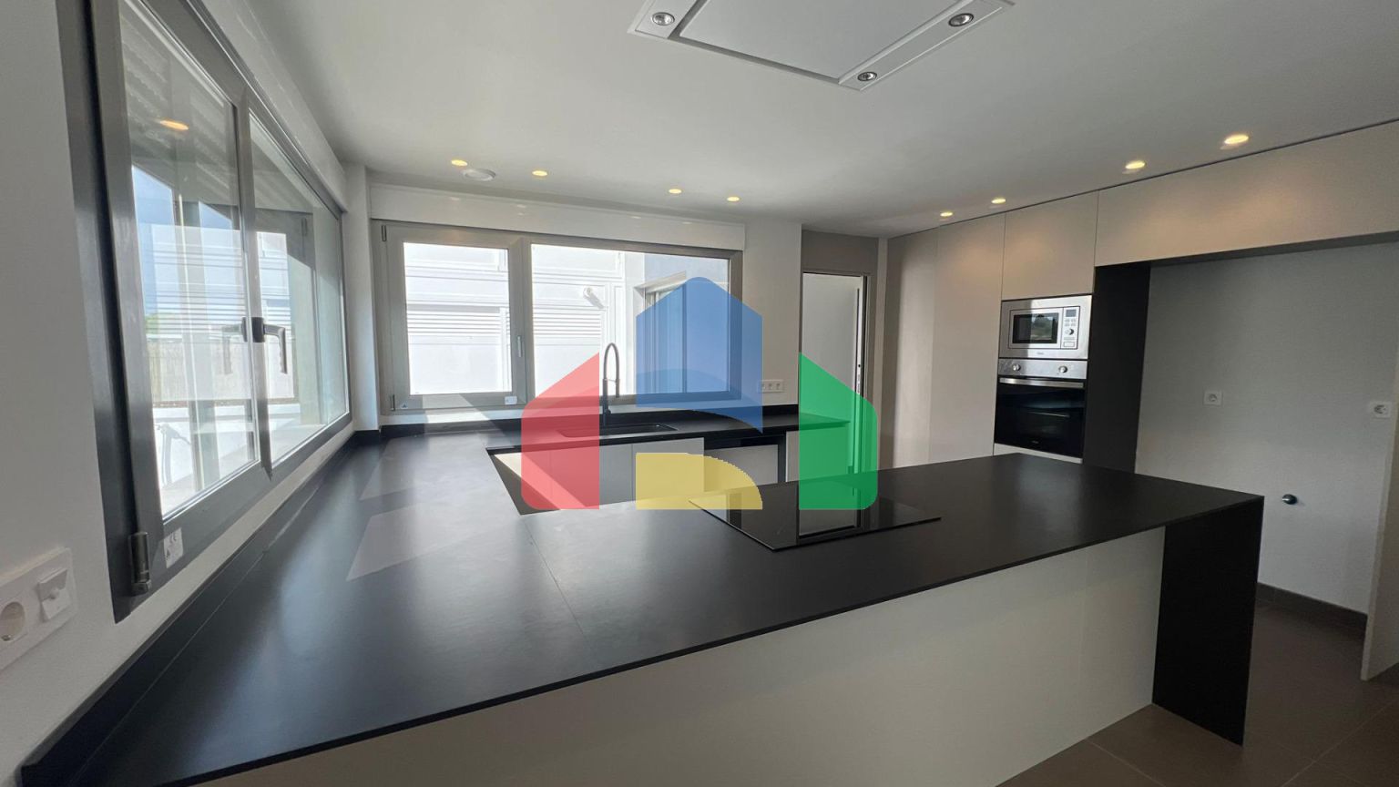 Дом в Monserrat ID V361