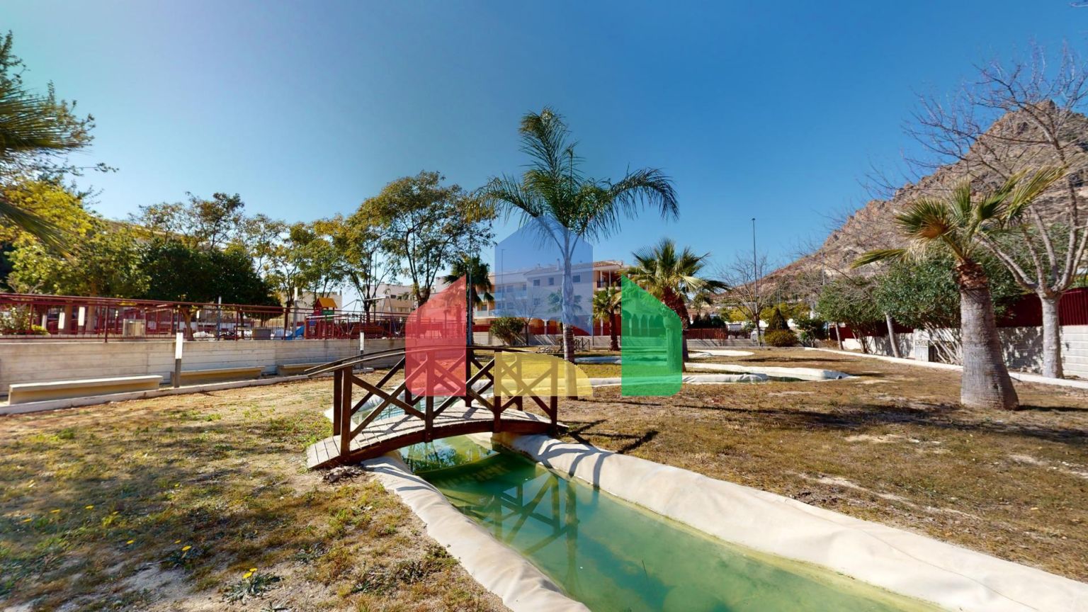 Роскошная квартира с одной спальней, гаражом, кладовкой и большой террасой