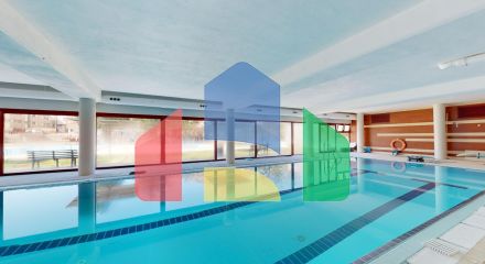 Роскошная квартира с одной спальней, гаражом, кладовкой и большой террасой Роскошная квартира с одной спальней, гаражом, кладовкой и большой террасой