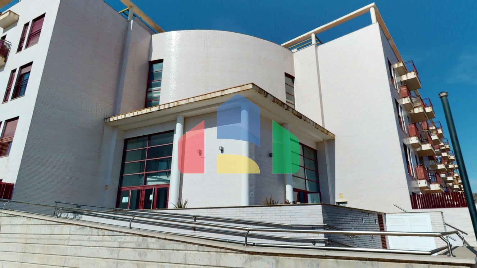 КРАСИВЫЙ ЖИЛОЙ КОМПЛЕКС РЯДОМ С АРЧЕНОЙ