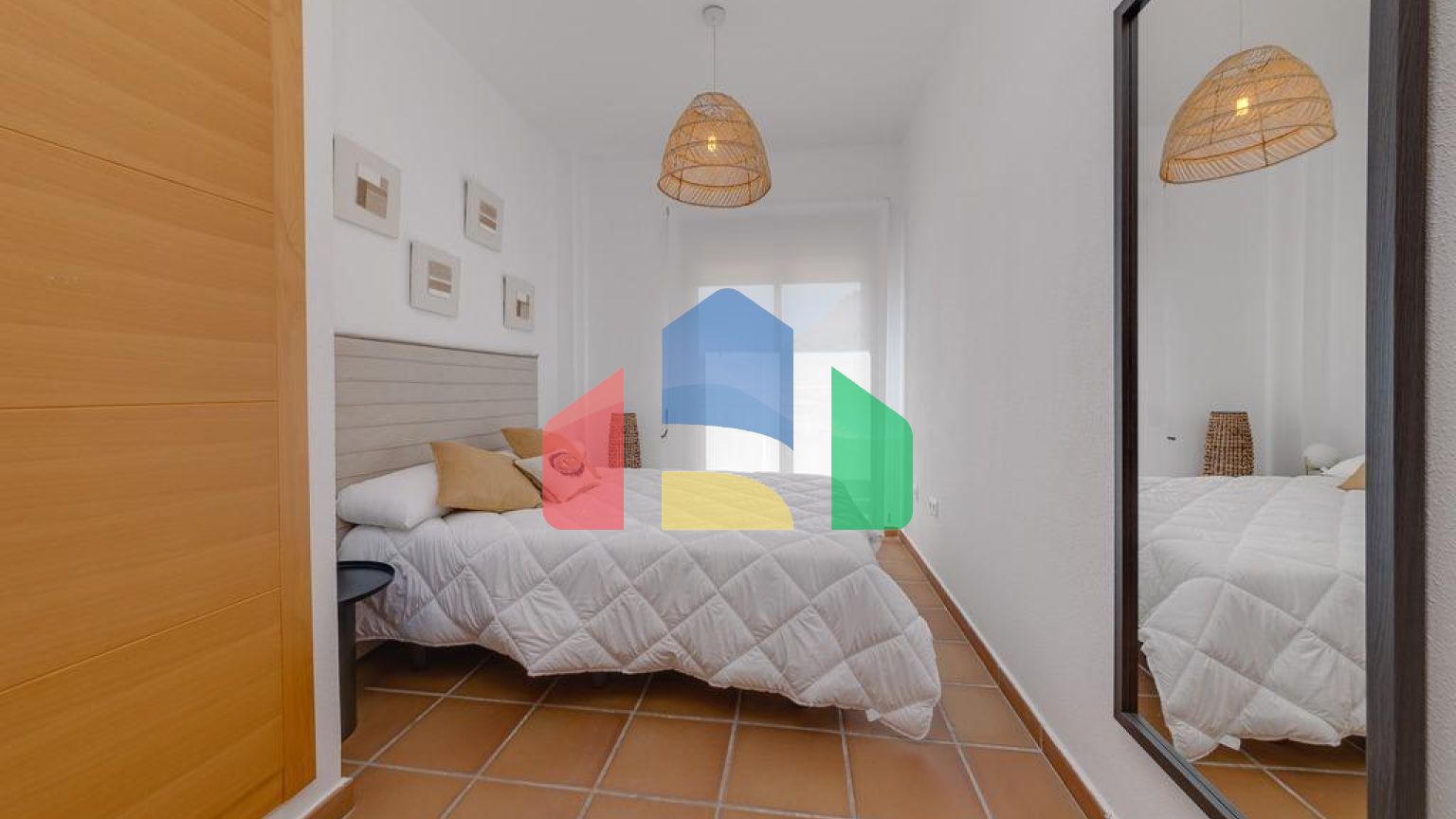 ДВУХКОМНАТНАЯ КВАРТИРА С ДВУМЯ Ванными комнатами и гаражом с кладовкой Бассейны Cуна Жакузи И Тренажерный за