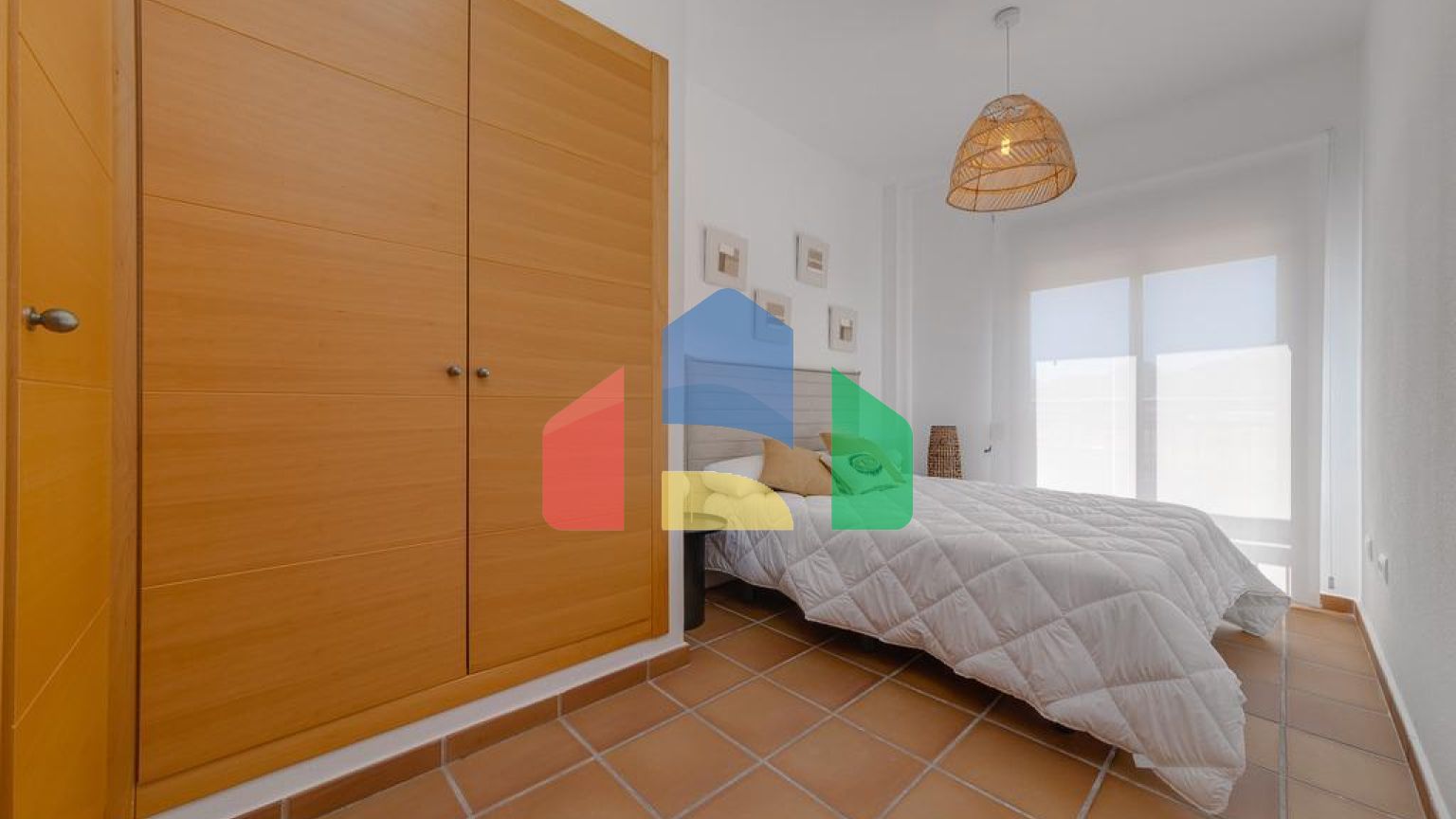 ДВУХКОМНАТНАЯ КВАРТИРА С ДВУМЯ Ванными комнатами и гаражом с кладовкой Бассейны Cуна Жакузи И Тренажерный за