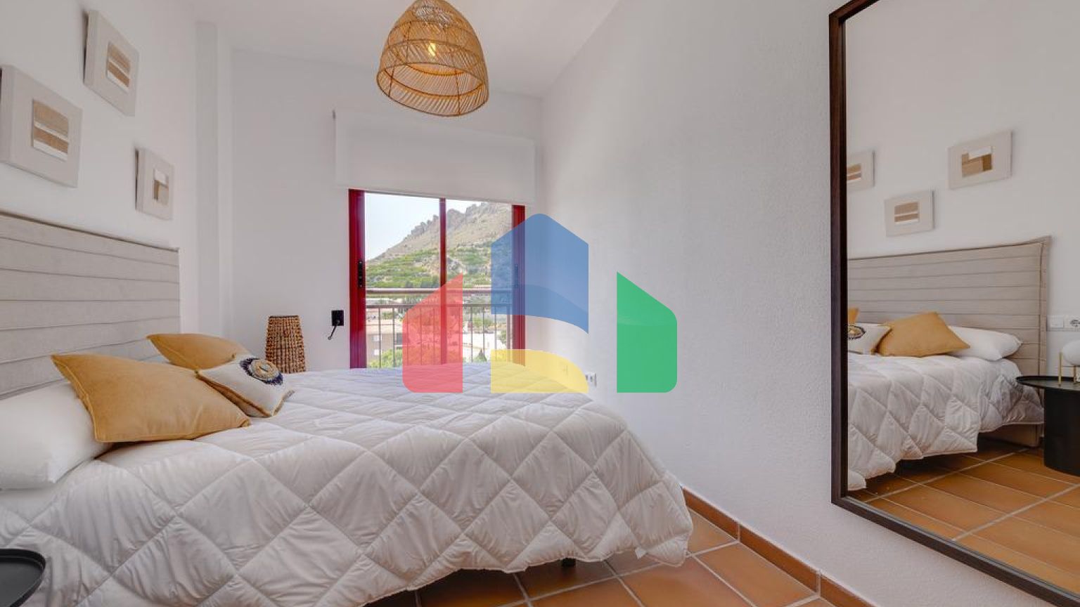 ДВУХКОМНАТНАЯ КВАРТИРА С ДВУМЯ Ванными комнатами и гаражом с кладовкой Бассейны Cуна Жакузи И Тренажерный за