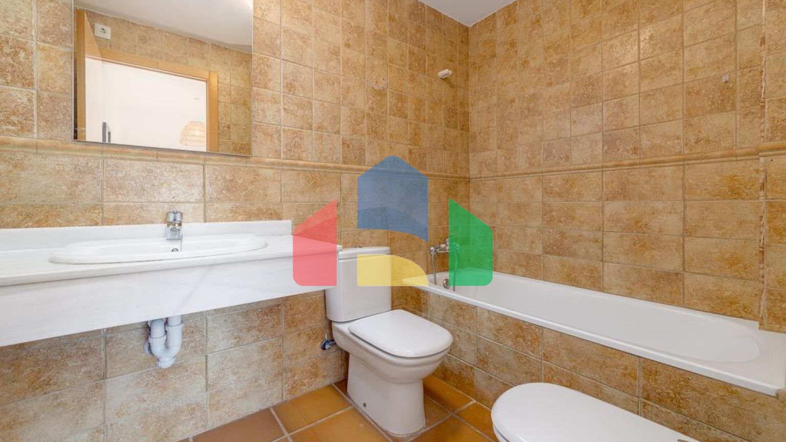 ДВУХКОМНАТНАЯ КВАРТИРА С ДВУМЯ Ванными комнатами и гаражом с кладовкой Бассейны Cуна Жакузи И Тренажерный за