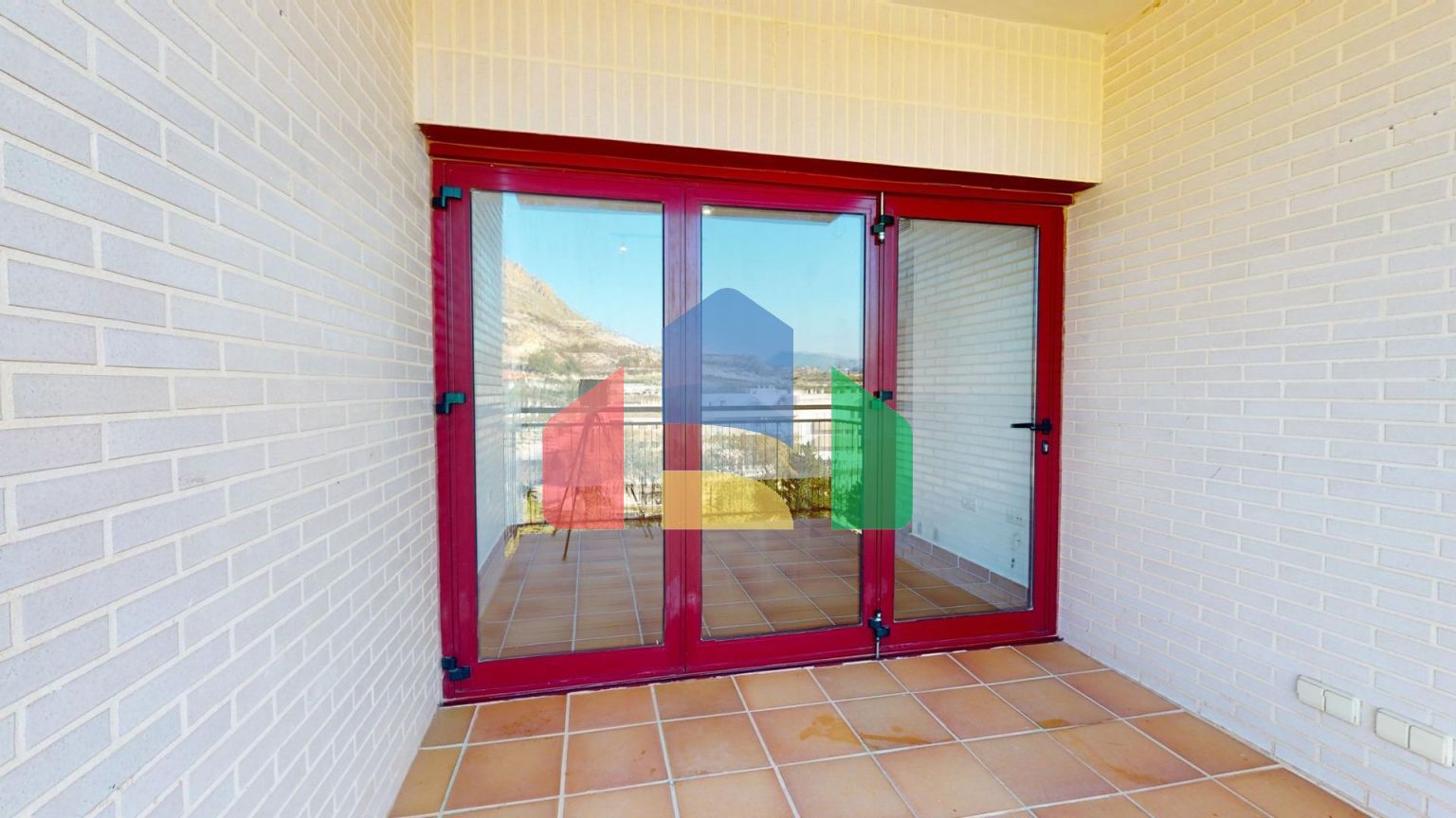 КРАСИВЫЙ ЖИЛОЙ КОМПЛЕКС РЯДОМ С АРЧЕНОЙ