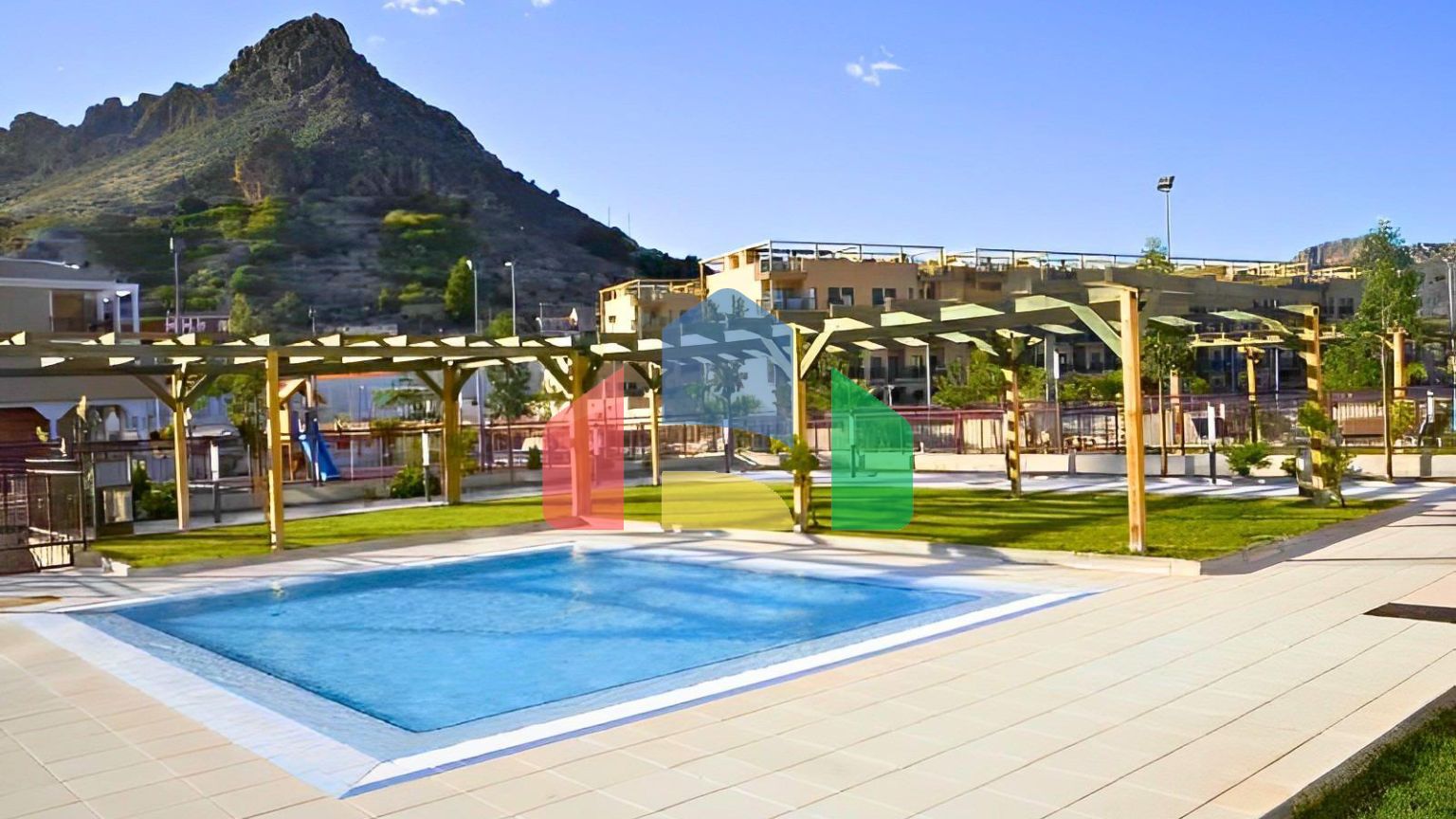 КРАСИВЫЙ ЖИЛОЙ КОМПЛЕКС РЯДОМ С АРЧЕНОЙ