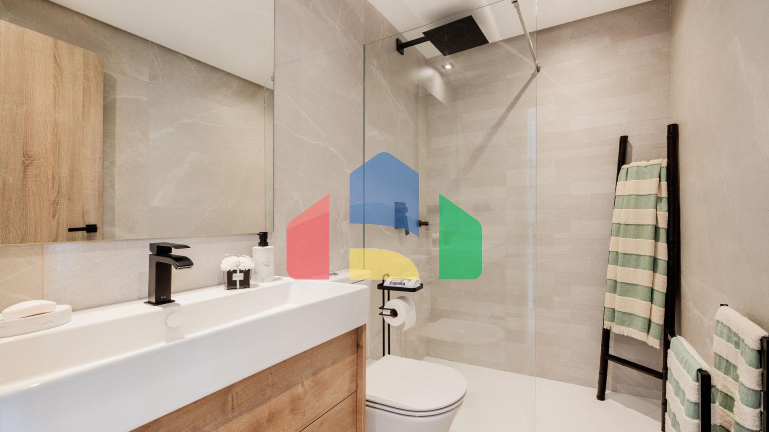 НОВЫЕ ТАУНХАУСЫ В ИСТАНЕ, НЕДАЛЕКО ОТ МАРБЕЛЬИ